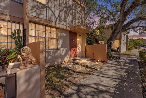 6149 SW 69th St #12, South Miami, Florida 33143, image 1