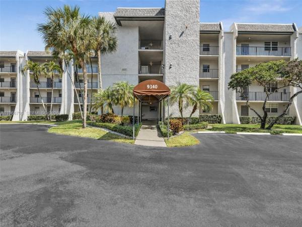 Lagoon Place, 9340 Lagoon Pl #303, Davie, Florida 33324, image 1