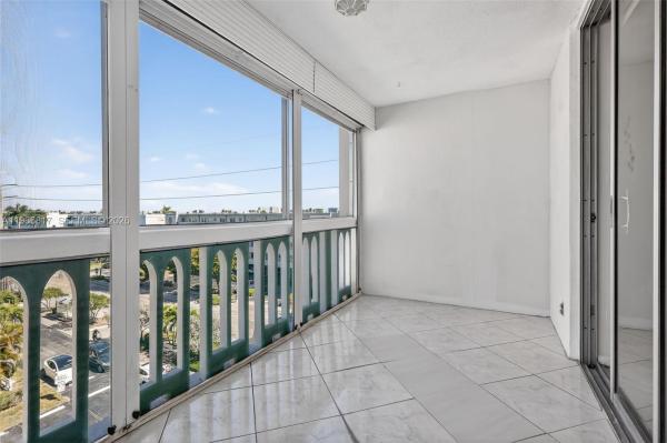 Meadowbrook Towers, 421 NE 14th Ave #608, Hallandale Beach, Florida 33009, image 1