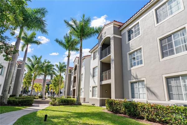 Gables Court, 6851 SW 44th St #307, Glenvar Heights, Florida 33155, image 2