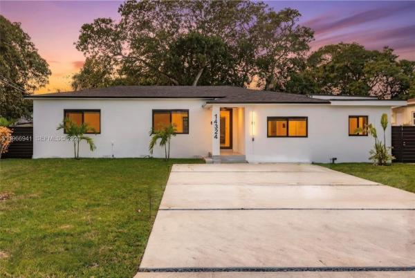 14324 Garden Dr, Unincorporated Dade County, Florida 33168, image 1