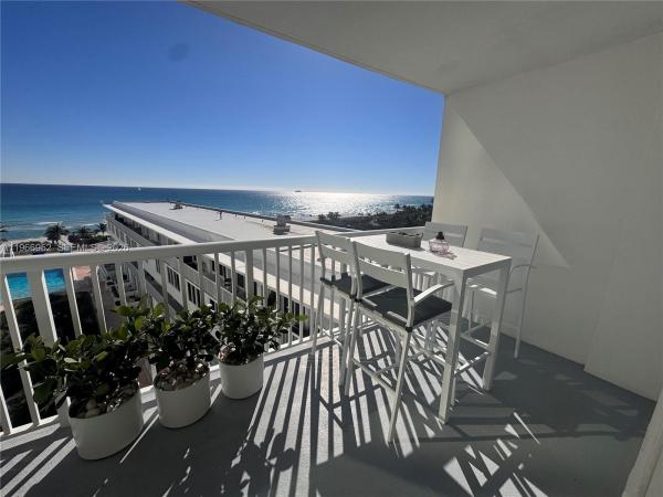 The Carriage House, 5401 Collins Ave #632, Miami Beach, Florida 33140, image 1