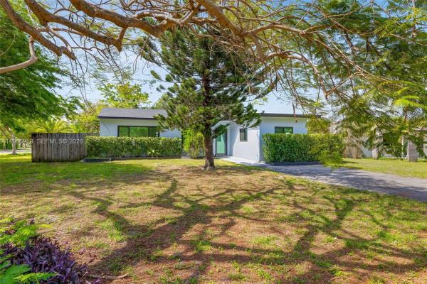 Fulford By The Sea, 1998 NE 180th St, North Miami Beach, Florida 33162, image 2