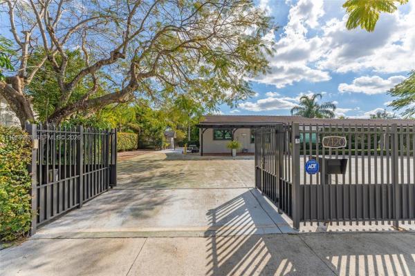 Carole Helms Manor, 7120 SW 56th St, Glenvar Heights, Florida 33155, image 3