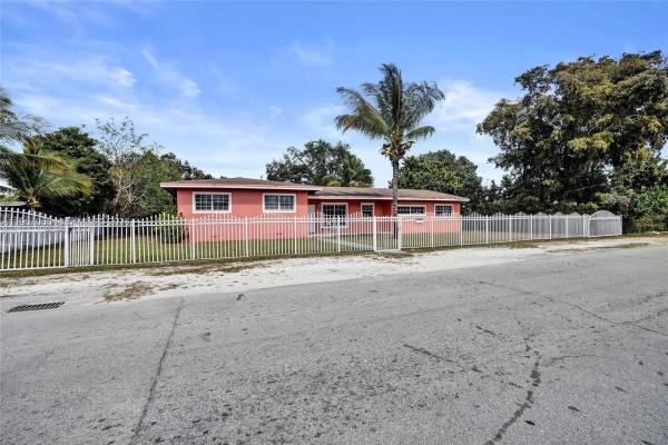 Arch Creek Estates, 1775 NE 147th St, Golden Glades, Florida 33181, image 2