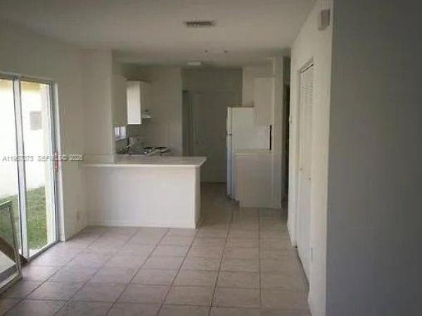Villas Of Palm Bay, 937 SW 8th Pl, Florida City, Florida 33034, image 2