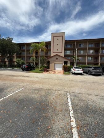 Plymouth At Century Village, 950 SW 138th Ave #111B, Pembroke Pines, Florida 33027, image 2