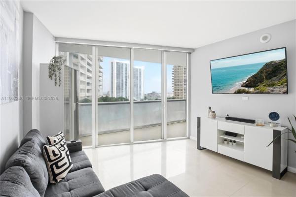 Icon Brickell Tower 2, 495 Brickell Ave #1608, Miami, Florida 33131, image 1