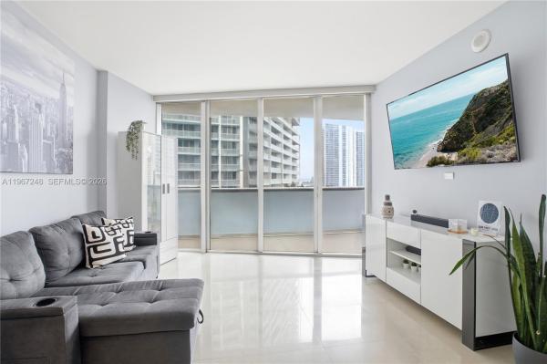 Icon Brickell Tower 2, 495 Brickell Ave #1608, Miami, Florida 33131, image 3
