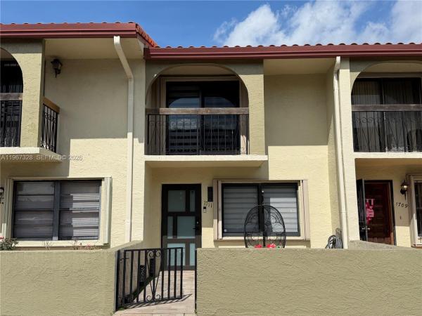 Fontanar Townhomes, 1711 W 58th St #B-30, Hialeah, Florida 33012, image 1