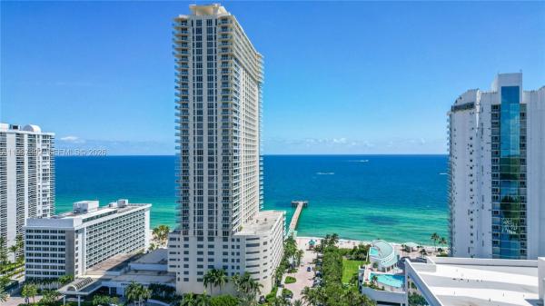 La Perla, 16699 Collins Ave #2709, Sunny Isles Beach, Florida 33160, image 2