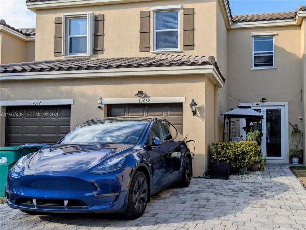 Kendall Commons Townhomes, 17038 SW 95th Ter, Kendall, Florida 33196, image 3