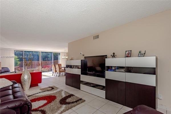Venetian Park, 2304 NE 7th St #27, Hallandale Beach, Florida 33009, image 2
