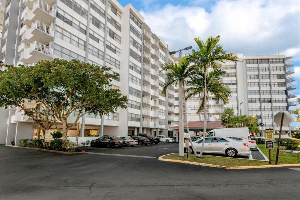 1200 NE Miami Gardens Dr #905W, Unincorporated Dade County, Florida 33179, image 1