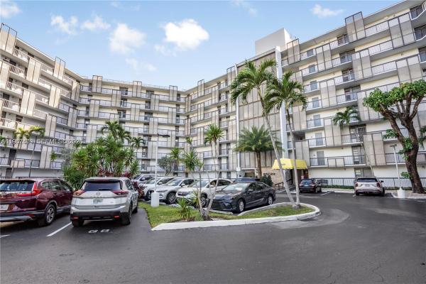 Biscaya, 20500 W Country Club Dr #607, Aventura, Florida 33180, image 1