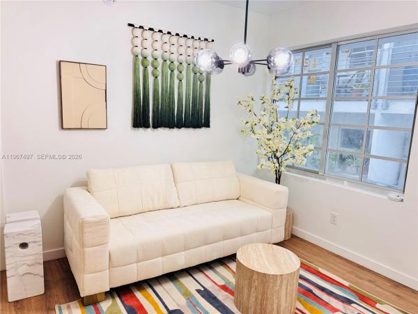 Lincoln, 1525 Euclid Ave, Miami Beach, Florida 33139, image 2