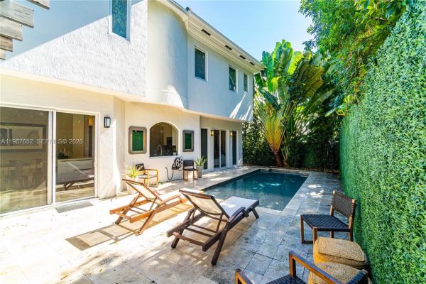 Villas De Vizcaya, 2752 Brickell Ct, Miami, Florida 33129, image 2