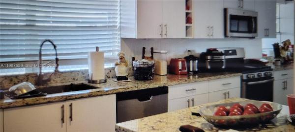 Hialeah Residential, 998 E 29th St, Hialeah, Florida 33013, image 1