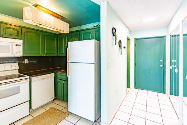 Carlyle Plaza, 7620 Carlyle Ave #205, Miami Beach, Florida 33141, image 3