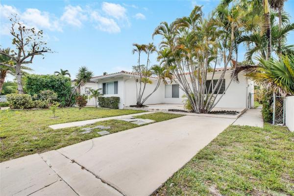 Altos Del Mar, 9372 Abbott Ave, Surfside, Florida 33154, image 2