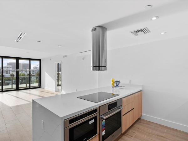 9901 W Bay Harbor Dr #605, Bay Harbor Islands, Florida 33154, image 1