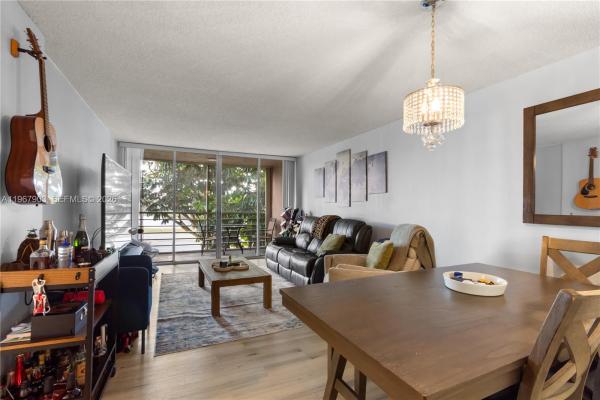 Tangerine Of Pine Island Ridge, 9440 Tangerine Pl #202, Davie, Florida 33324, image 2