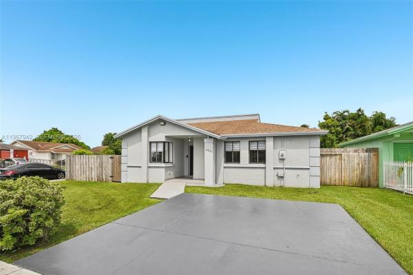 12237 SW 193rd St, Unincorporated Dade County, Florida 33177, image 1