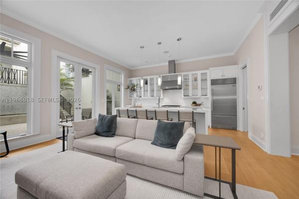Almeria Row, 639 Almeria Ave, Coral Gables, Florida 33134, image 2