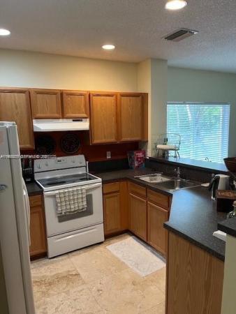 Palmbrooke Townhomes, 4619 Palmbrooke Cir, West Palm Beach, Florida 33417, image 3