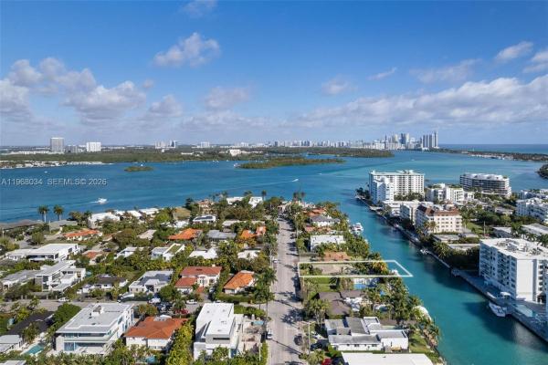 Bay Harbor Islands Residential, 10121 E Broadview Dr, Bay Harbor Islands, Florida 33154, image 2