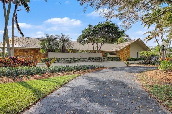 Charlotte Estates, 7940 SW 172nd Ter, Palmetto Bay, Florida 33157, image 3