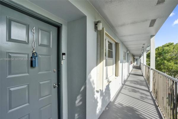 Cambridge At Century Village, 1151 SW 128th Ter #410D, Pembroke Pines, Florida 33027, image 2
