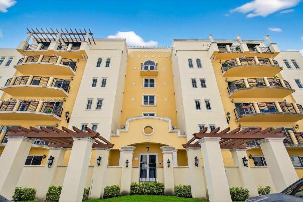 Villa Isabella, 322 Madeira Ave #304, Coral Gables, Florida 33134, image 3