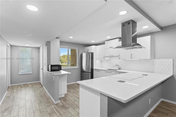 Racquet Club At Bonaventure, 201 Lakeview Dr #203, Weston, Florida 33326, image 1