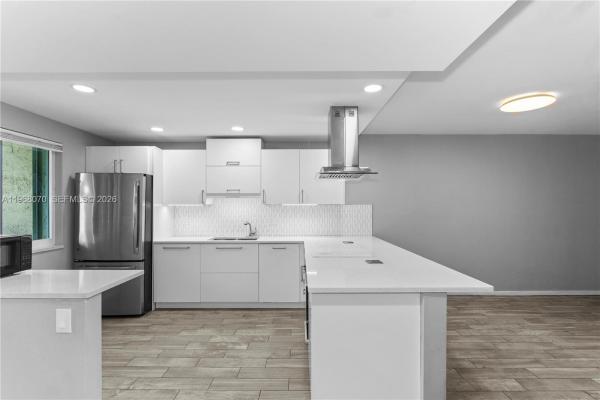 Racquet Club At Bonaventure, 201 Lakeview Dr #203, Weston, Florida 33326, image 2
