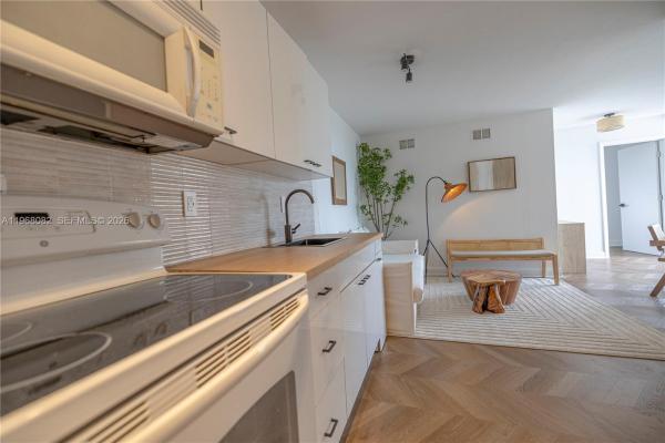 The Islander, 1255 W Collins Ave #604, Miami Beach, Florida 33139, image 1