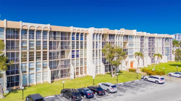 De Soto Park South, 801 Three Islands Blvd #111, Hallandale Beach, Florida 33009, image 1