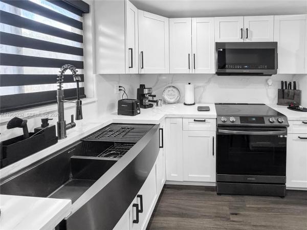 West Flagler Heritage, 110 SW 108th Ave #H2, Sweetwater, Florida 33174, image 1