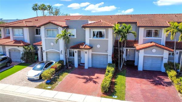 Harbour Lake Townhomes, 2872 SW 127th Way, Miramar, Florida 33027, image 3