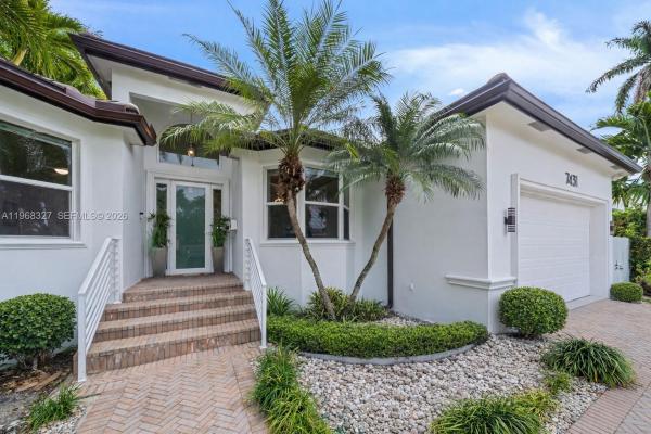 North Bay Island, 7431 Center Bay Dr, North Bay Village, Florida 33141, image 2