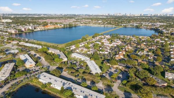 Ro-Mont South, 20311 NE 2nd Ave #15, Ives Estates, Florida 33179, image 2