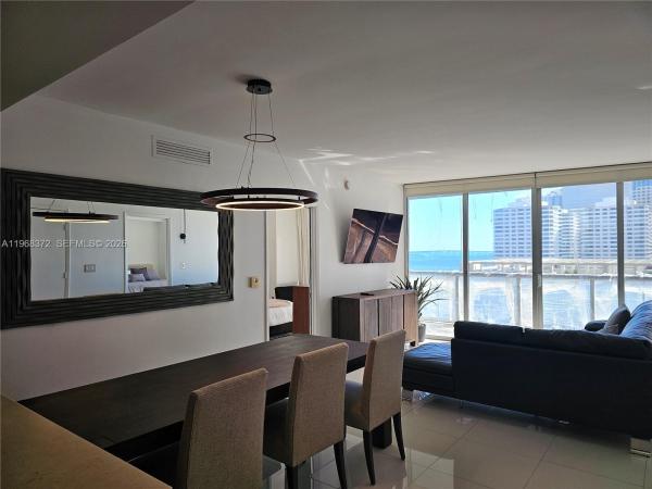Icon Brickell Tower 2, 495 Brickell Ave #905, Miami, Florida 33131, image 2