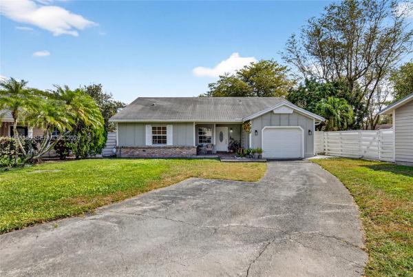 Rooster's Ridge, 14607 SW 142nd Pl, Country Walk, Florida 33186, image 2