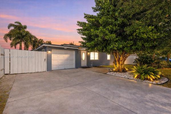 Englewood Manor, 3006 Giuliano Ave, Lake Worth Beach, Florida 33461, image 1