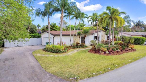14131 SW 99th Ave, Unincorporated Dade County, Florida 33176, image 1