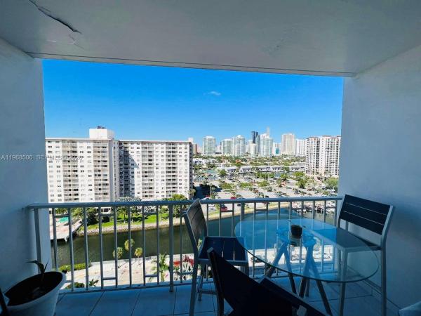 Arlen House West, 500 Bayview Dr #1417, Sunny Isles Beach, Florida 33160, image 2