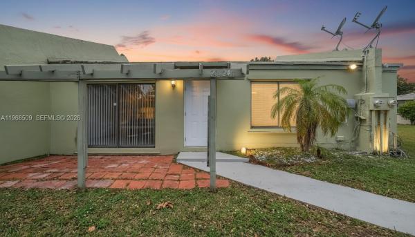 Country Club Villas Townhouses, Miami Gardens, Florida 33169, image 1