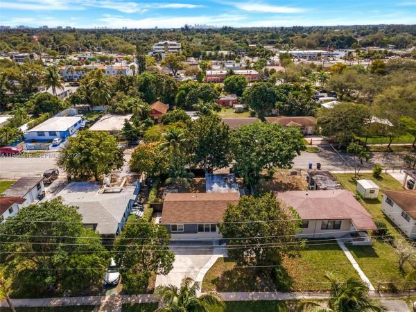 Judy Manors, 130 NE 169th Ter, North Miami Beach, Florida 33162, image 3