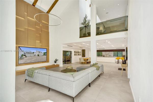 1977 S Oak Haven Cir, Unincorporated Dade County, Florida 33179, image 1