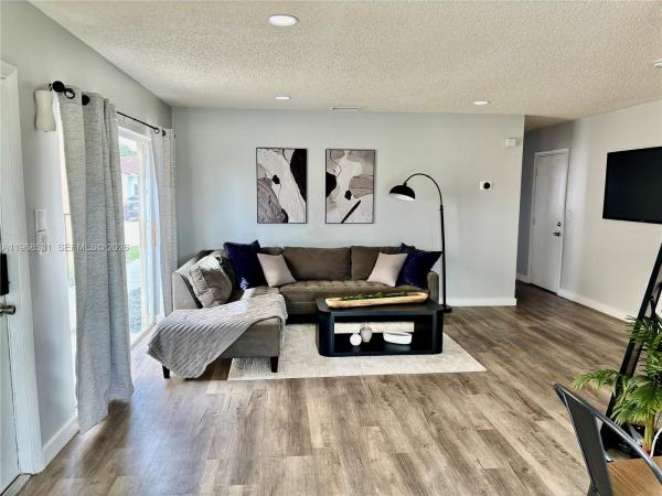 16831 SW 139th Pl, Unincorporated Dade County, Florida 33177, image 1